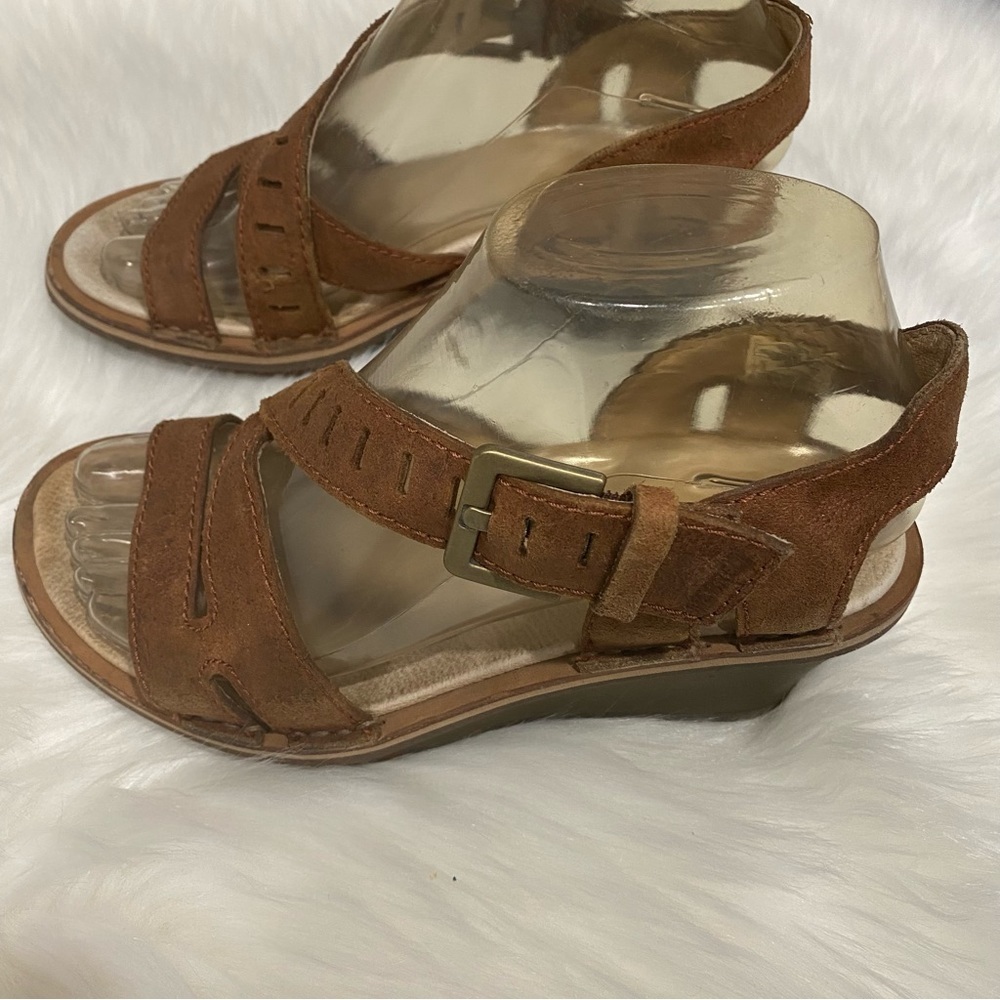 Merrell Women's Brown Leather Upper Heel Size 6 - Picture 1 of 6